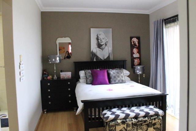 4 Bedroom Property for Sale in Myburgh Park Western Cape